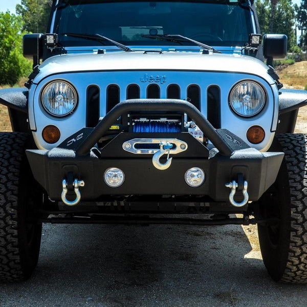 DV8 Offroad 07-18 Jeep Wrangler JK/JL FS-13 Steel Stubby Front Bumper w/ Fog Lights