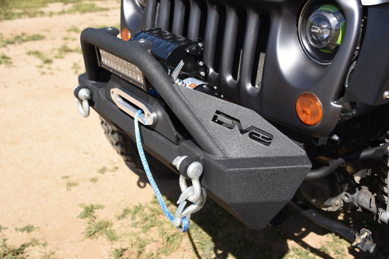 DV8 Offroad 07-18 Jeep Wrangler JK/JL FS-15 Steel Stubby Front Bumper w/ Fog Lights