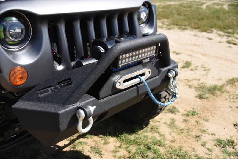 DV8 Offroad 07-18 Jeep Wrangler JK/JL FS-15 Steel Stubby Front Bumper w/ Fog Lights