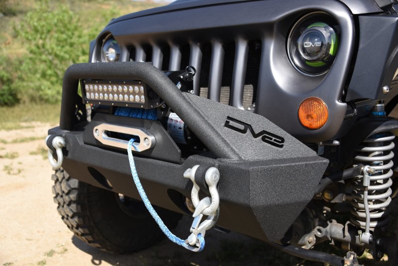 DV8 Offroad 07-18 Jeep Wrangler JK/JL FS-15 Steel Stubby Front Bumper w/ Fog Lights